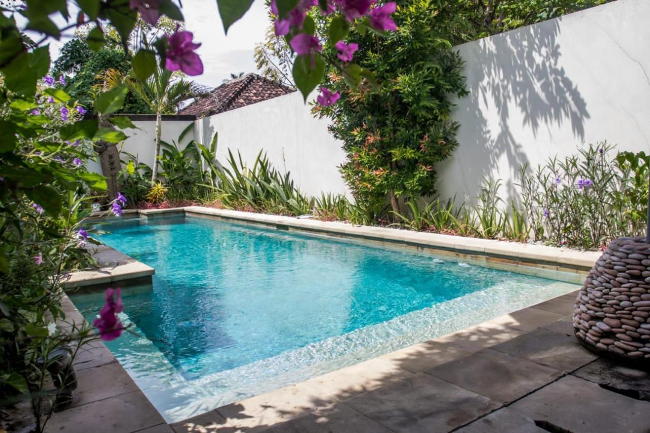 DHM Surf Villa Kuta  Exteriör bild
