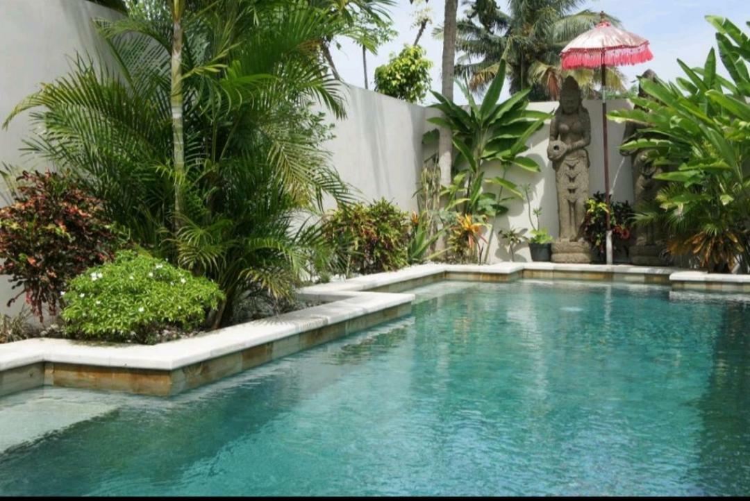 DHM Surf Villa Kuta  Exteriör bild